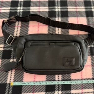 NWOT Lug Hitch Matte Luxe VL Belt Bag in Black